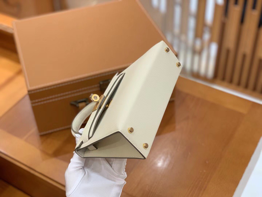 Hermès Kelly Sellier 20 Nata Epsom Gold Hardware