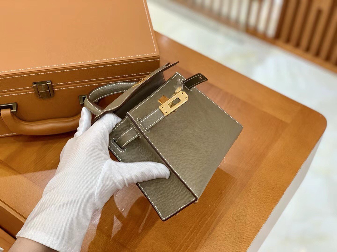 Hermès Kelly Sellier 20  Epsom Gold Hardware