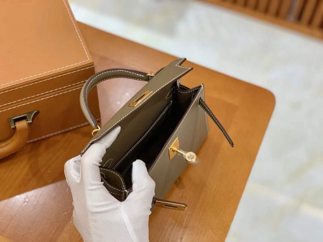 Hermès Kelly Sellier 20  Epsom Gold Hardware