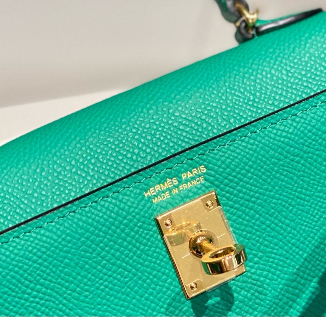 Hermès Kelly Sellier 20  Epsom Gold Hardware