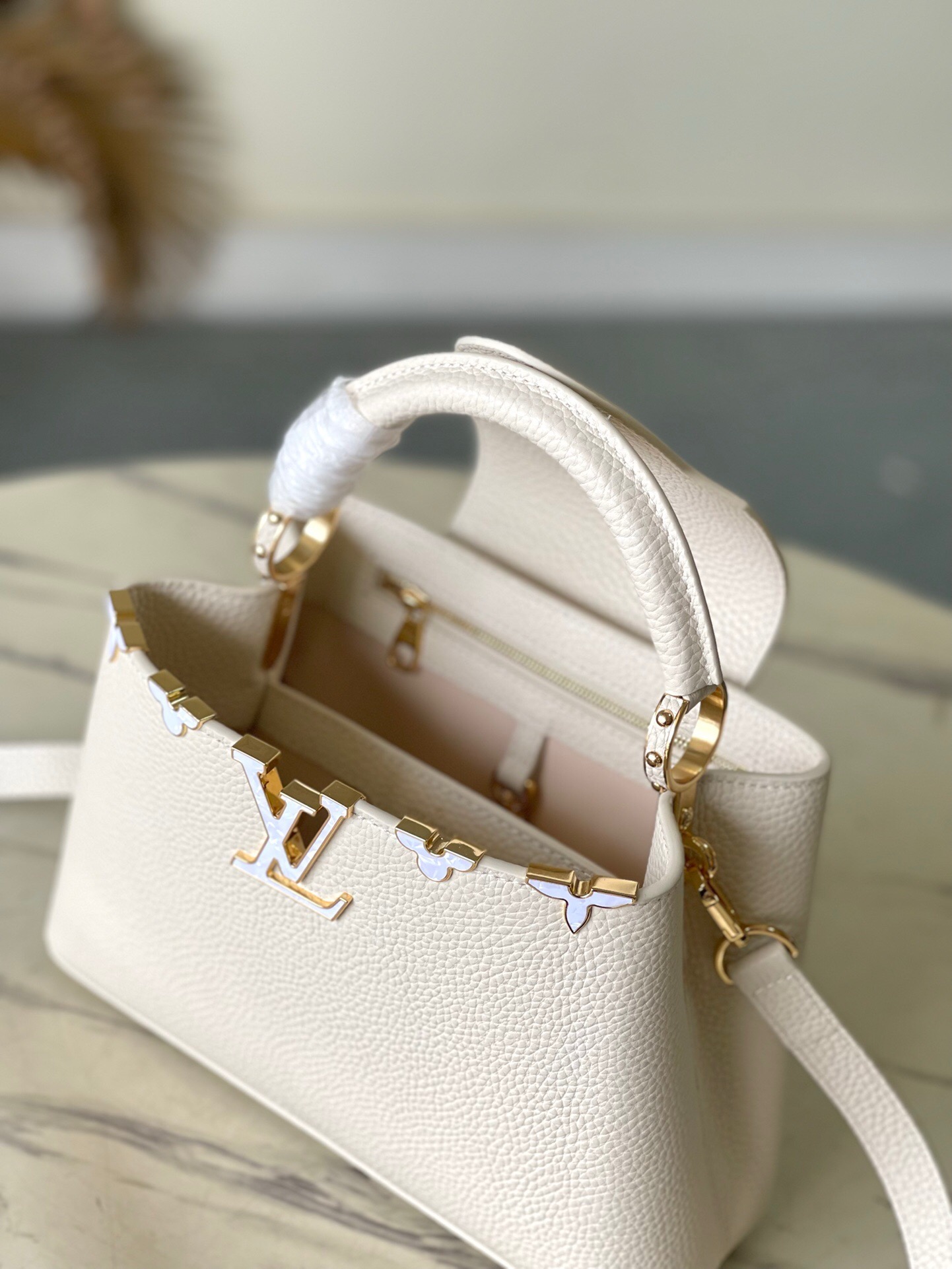 LOUIS VUITTON  LV Capucines BB  ( 2colors )