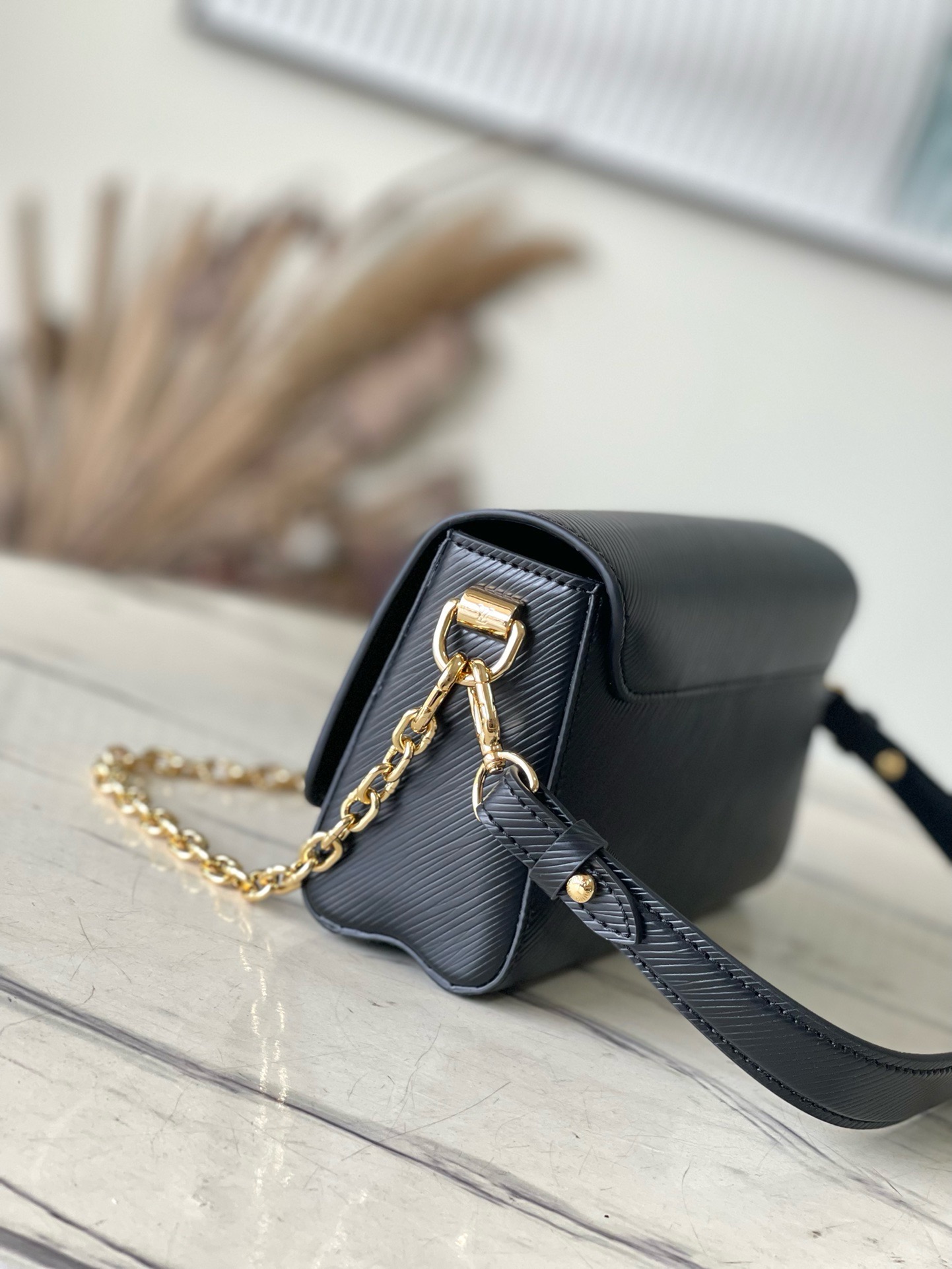 LOUIS VUITTON LV  Twist West  ( 4 colors ) 