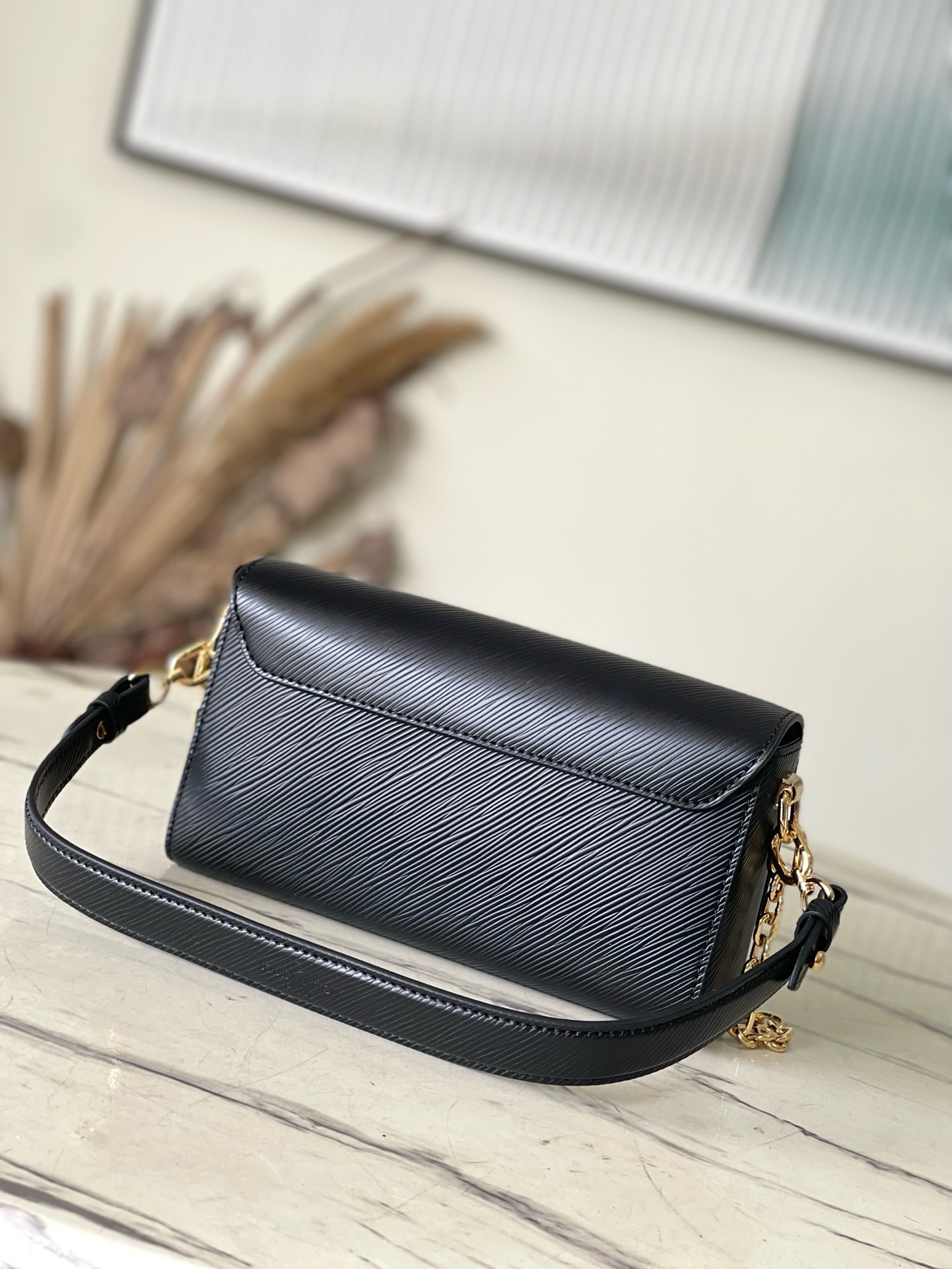 LOUIS VUITTON LV  Twist West  ( 4 colors ) 