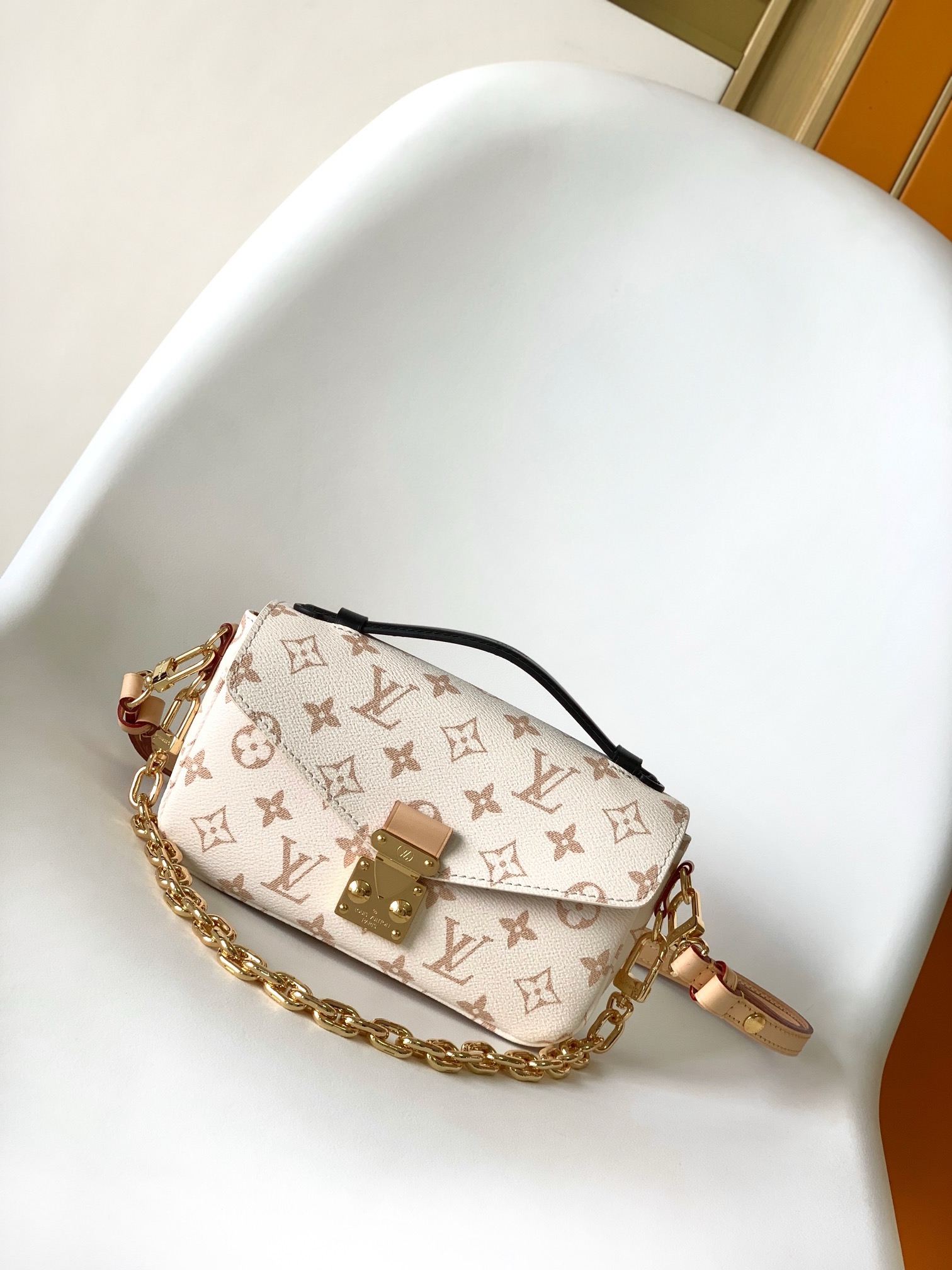 LOUIS VUITTON LV  Pochette Métis East West（4 colors ）