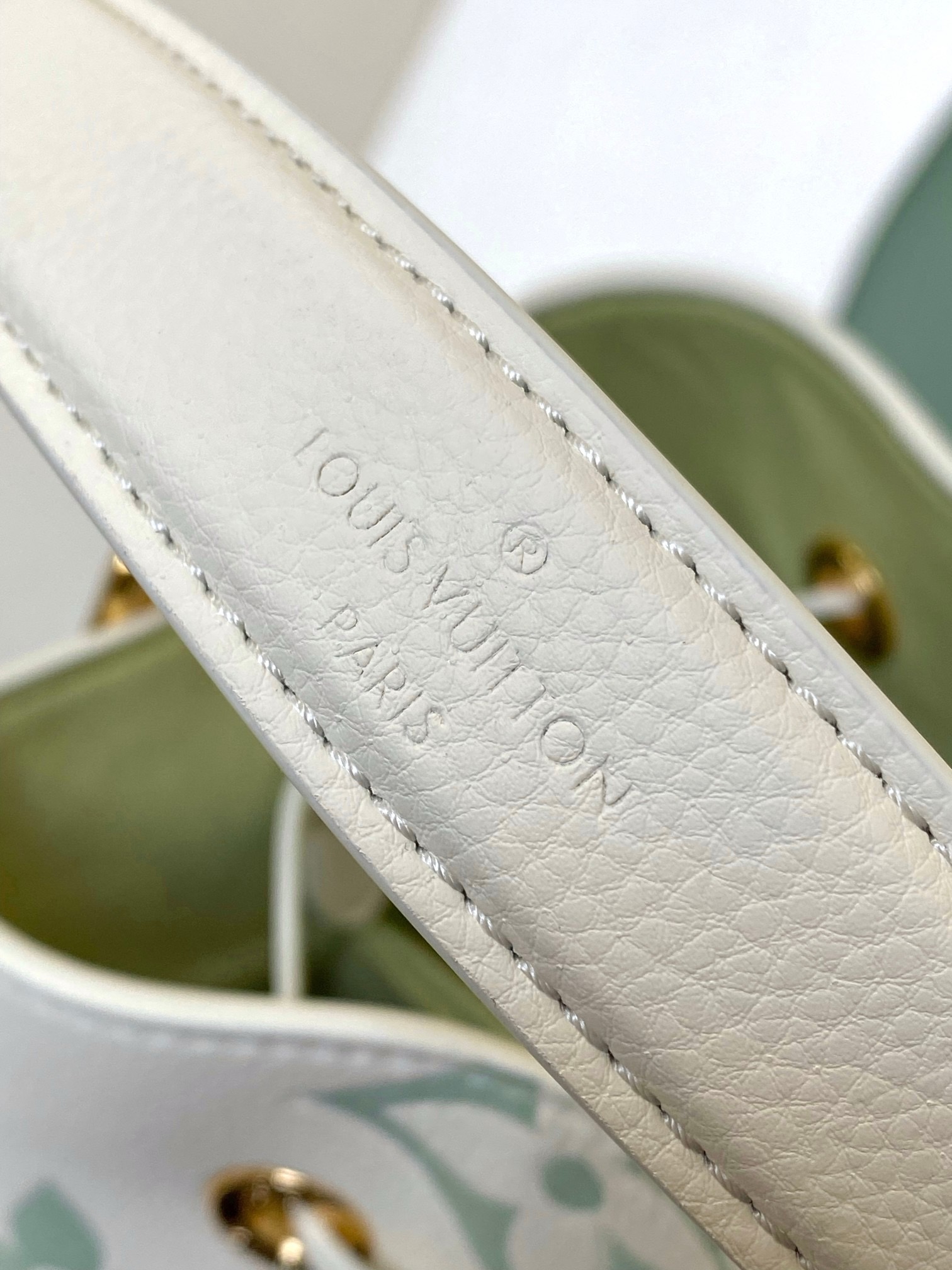 LOUIS VUITTON LV Néonoé BB  ( 4 colors ) 