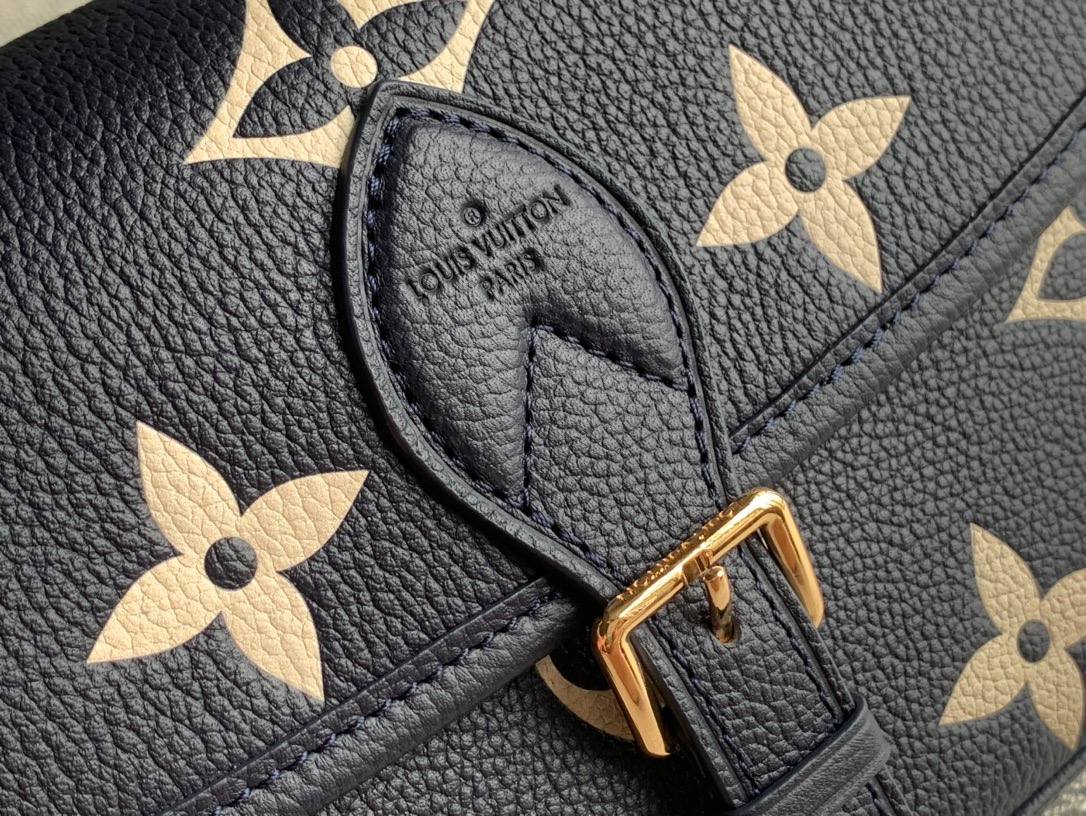 Louis Vuitton® Diane Navy / Crème