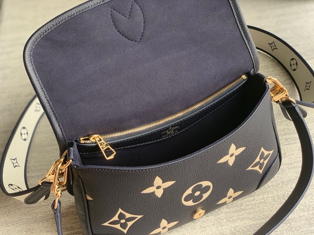 Louis Vuitton® Diane Navy / Crème
