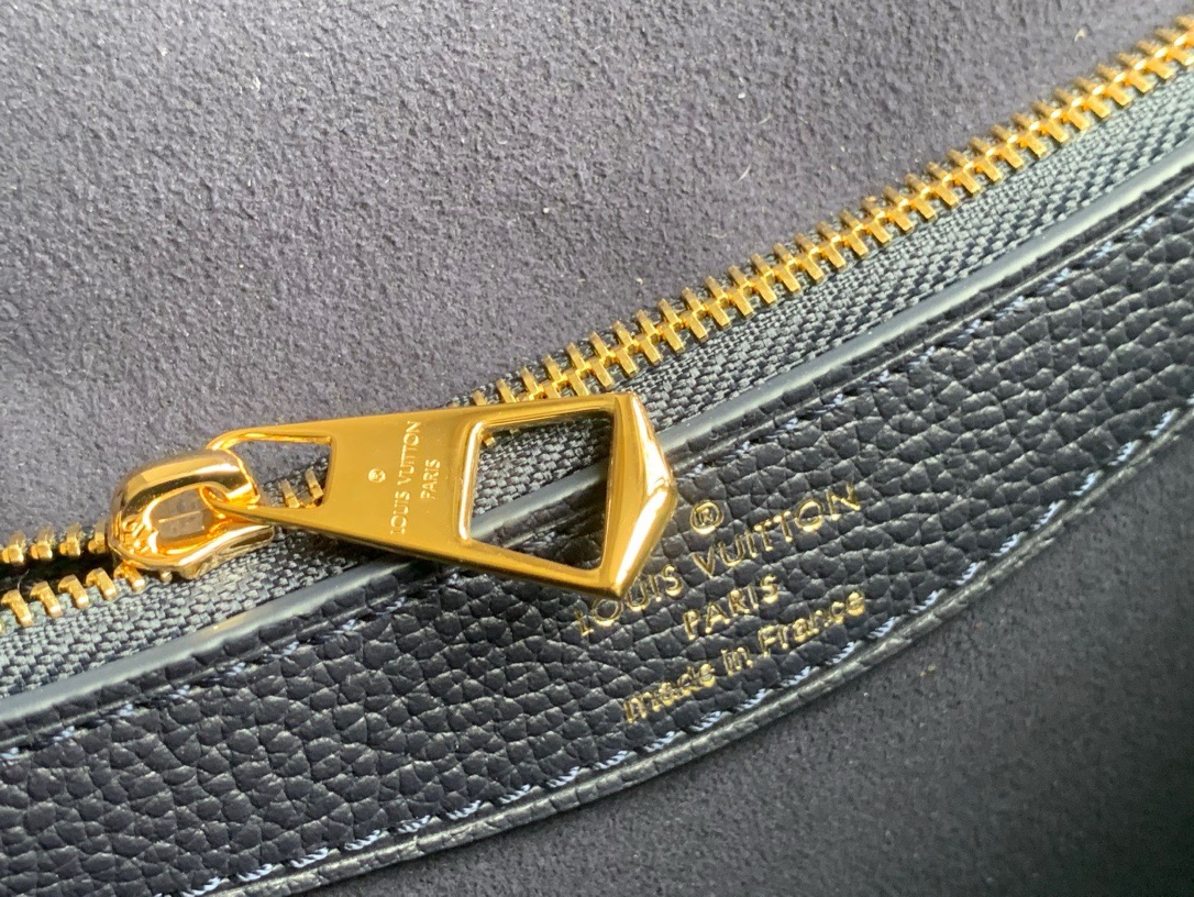 Louis Vuitton® Diane Navy / Crème
