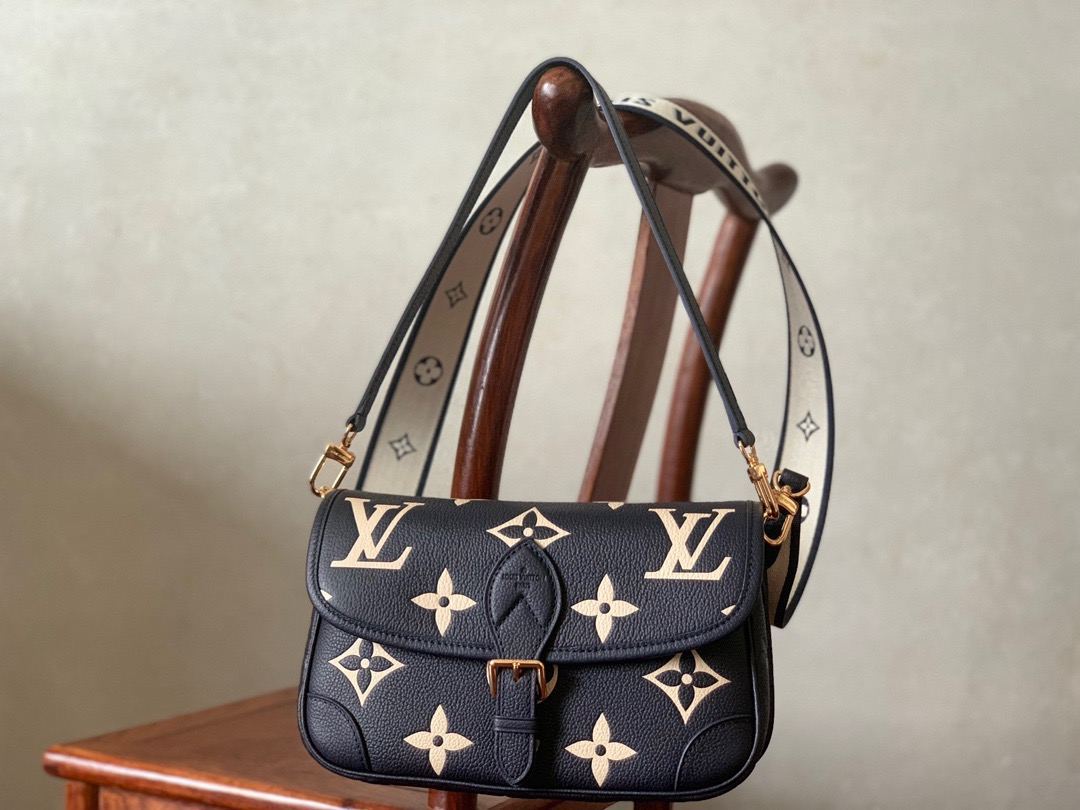 Louis Vuitton® Diane Navy / Crème