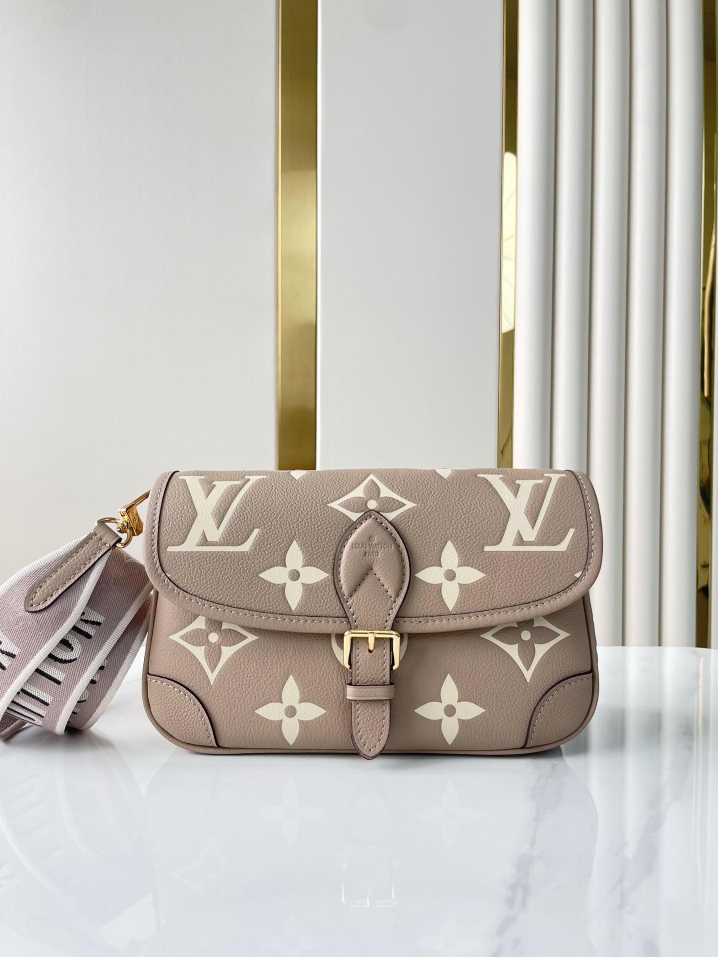 Louis Vuitton® Diane Dove/cream