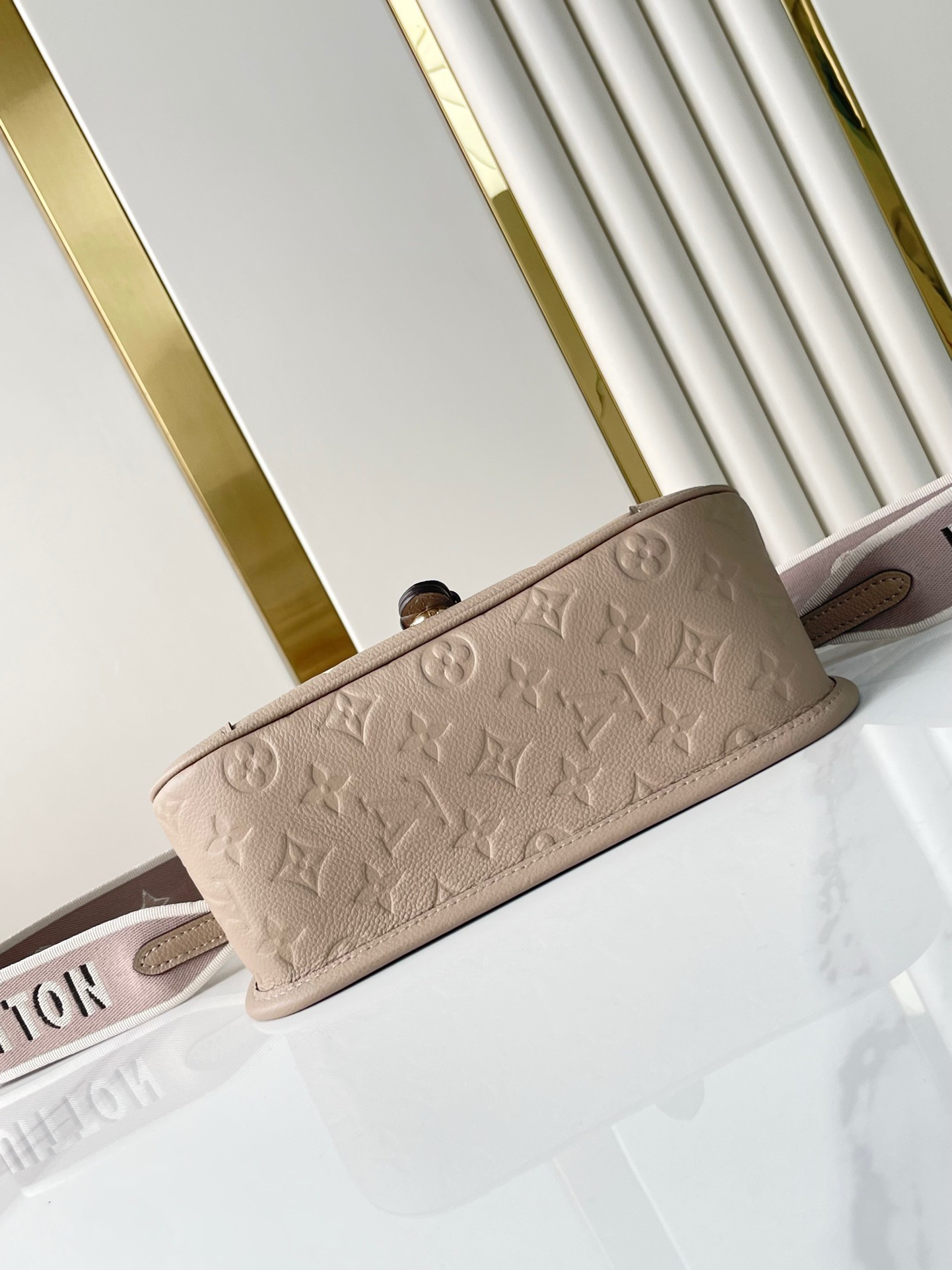 Louis Vuitton® Diane Dove/cream