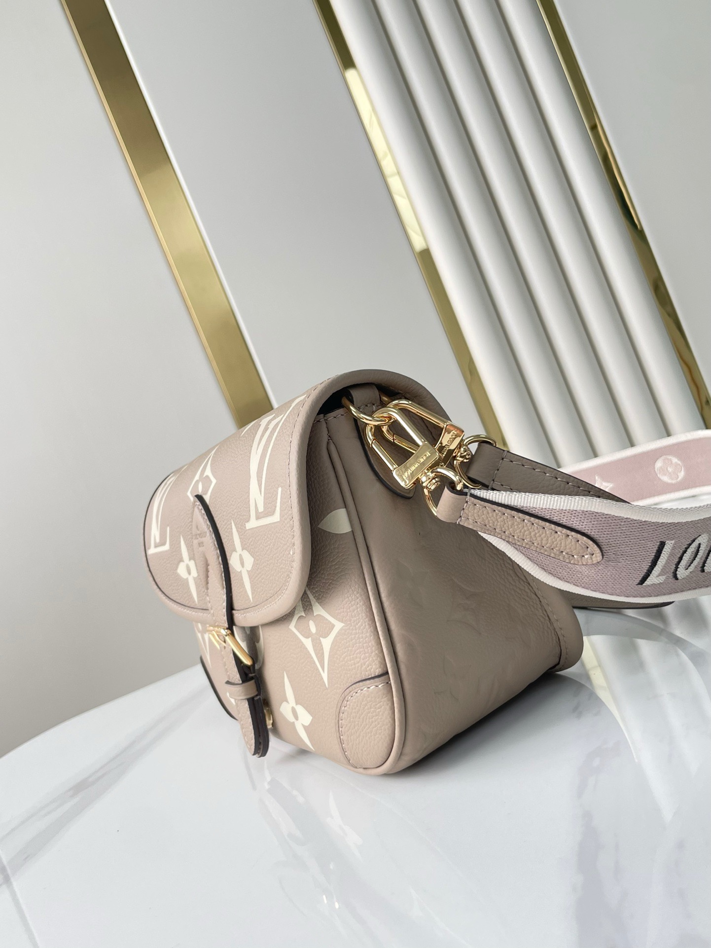 Louis Vuitton® Diane Dove/cream