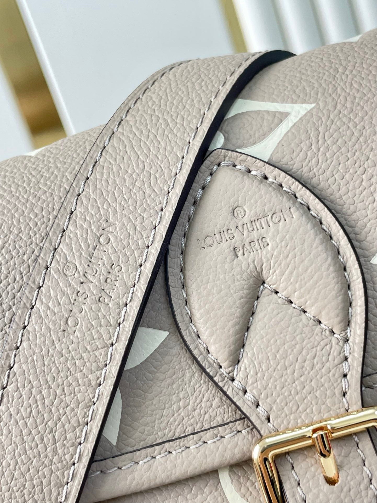 Louis Vuitton® Diane Dove/cream