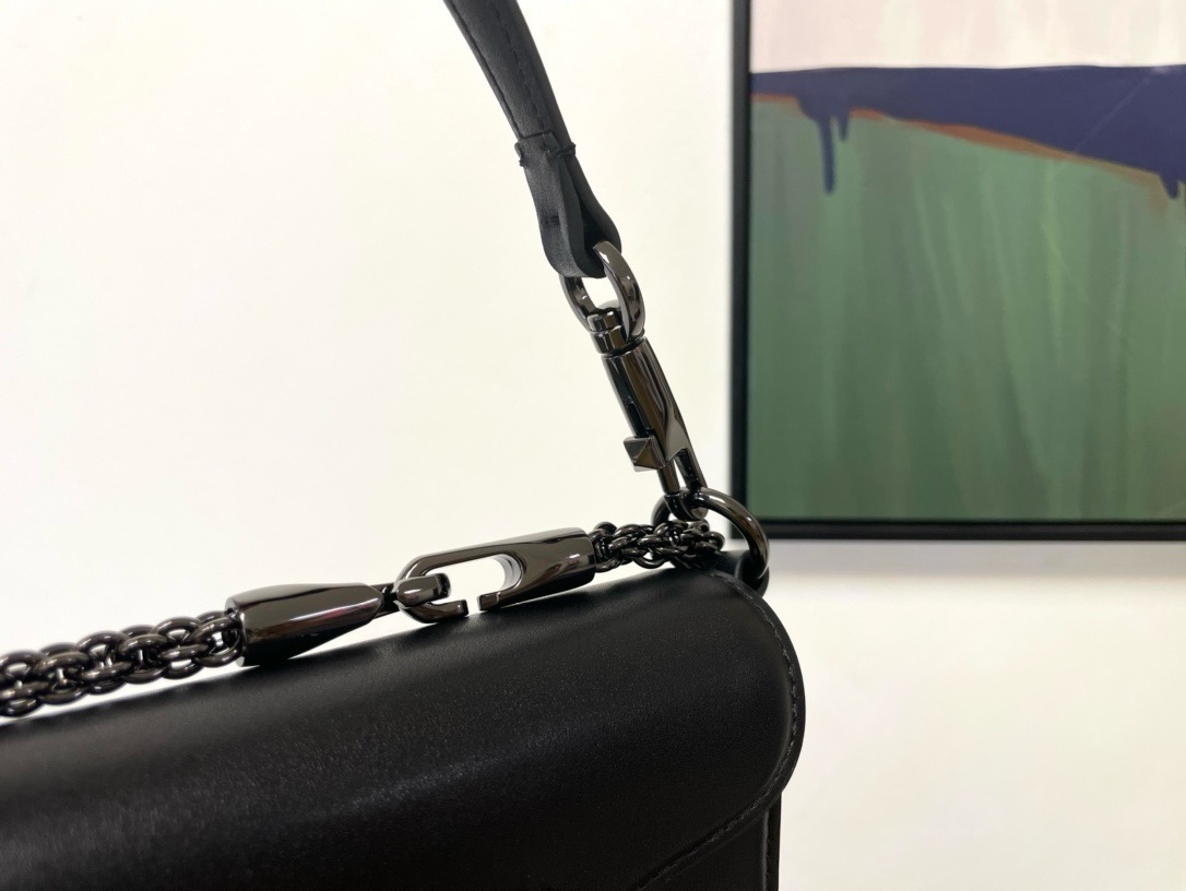  VALENTINO GARAVANI LOCÒ SMALL SHOULDER BAG WITH JEWEL LOGO