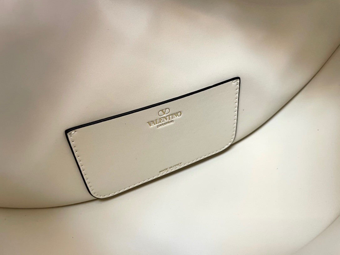  VALENTINO SMALL VLOGO MOON HOBO BAG IN GRAINY CALFSKIN WITH CHAIN ( 2 colors)