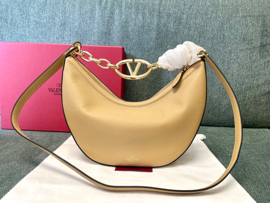  VALENTINO GARAVANI SMALL VLOGO MOON HOBO BAG IN GRAINY CALFSKIN WITH CHAIN