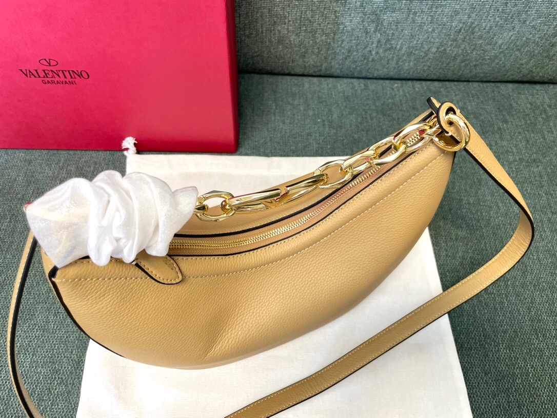  VALENTINO GARAVANI SMALL VLOGO MOON HOBO BAG IN GRAINY CALFSKIN WITH CHAIN