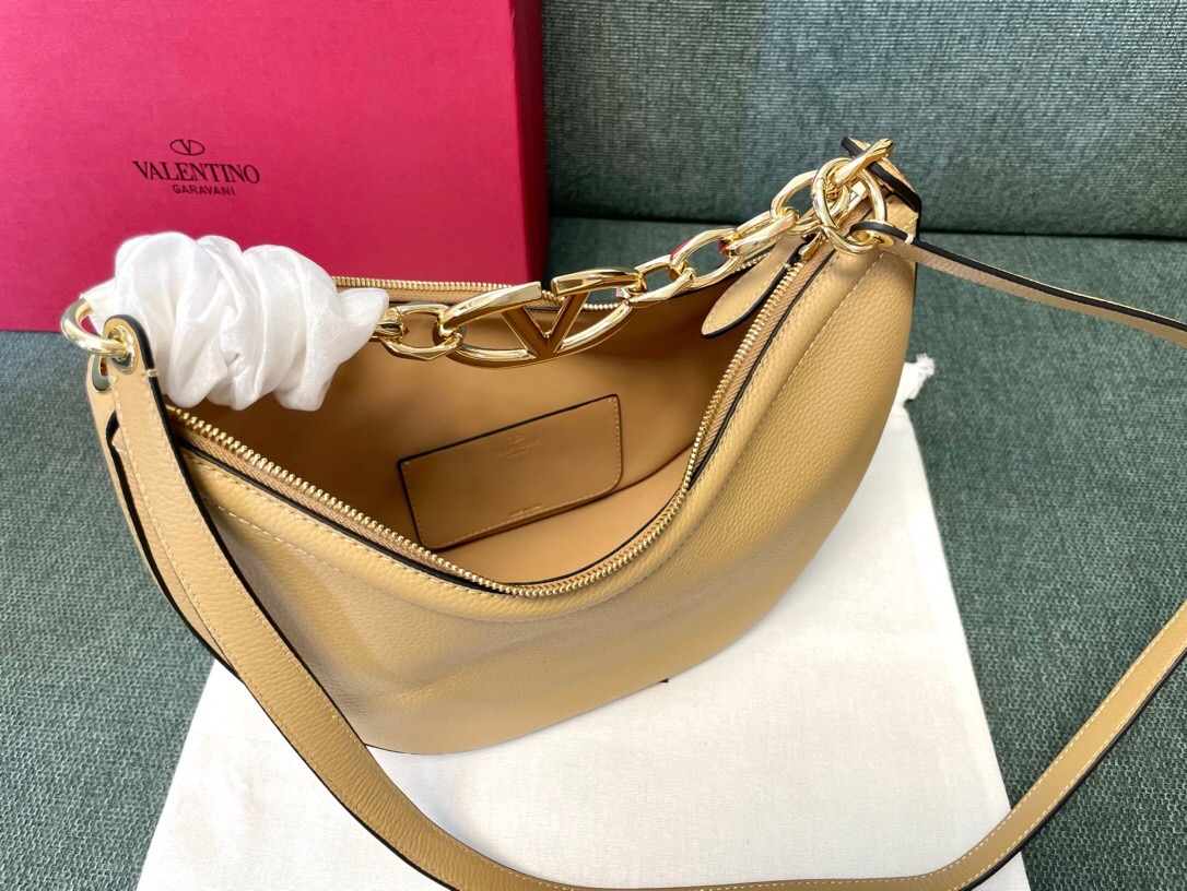  VALENTINO GARAVANI SMALL VLOGO MOON HOBO BAG IN GRAINY CALFSKIN WITH CHAIN