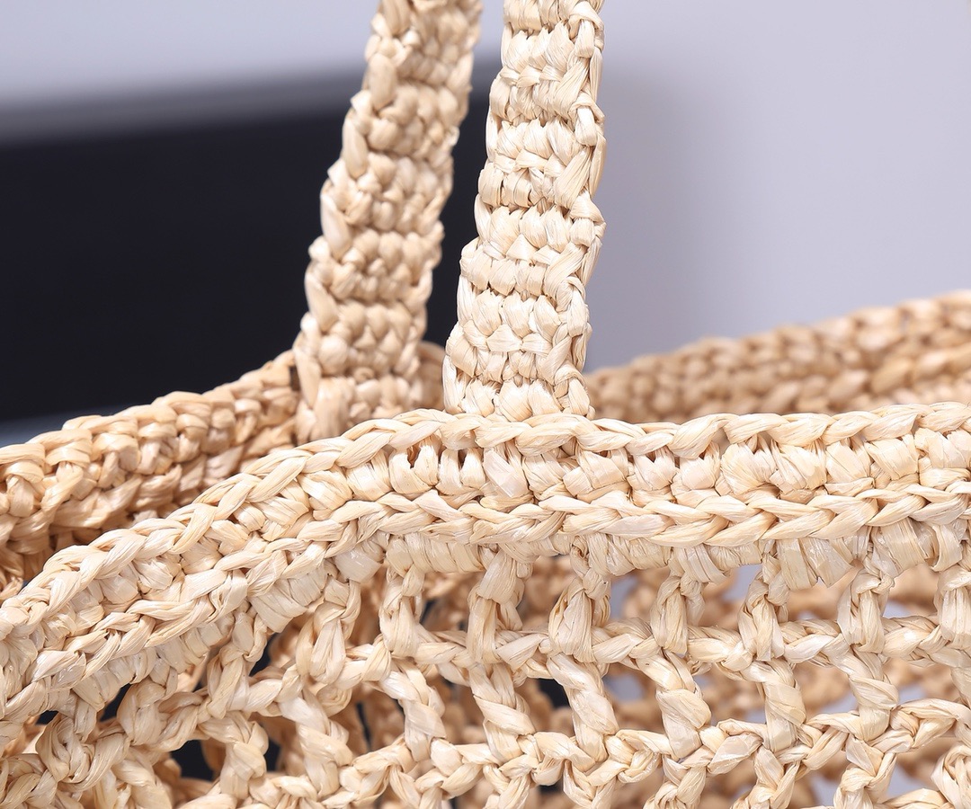 Prada  Raffia Tote Bag  beach bag 