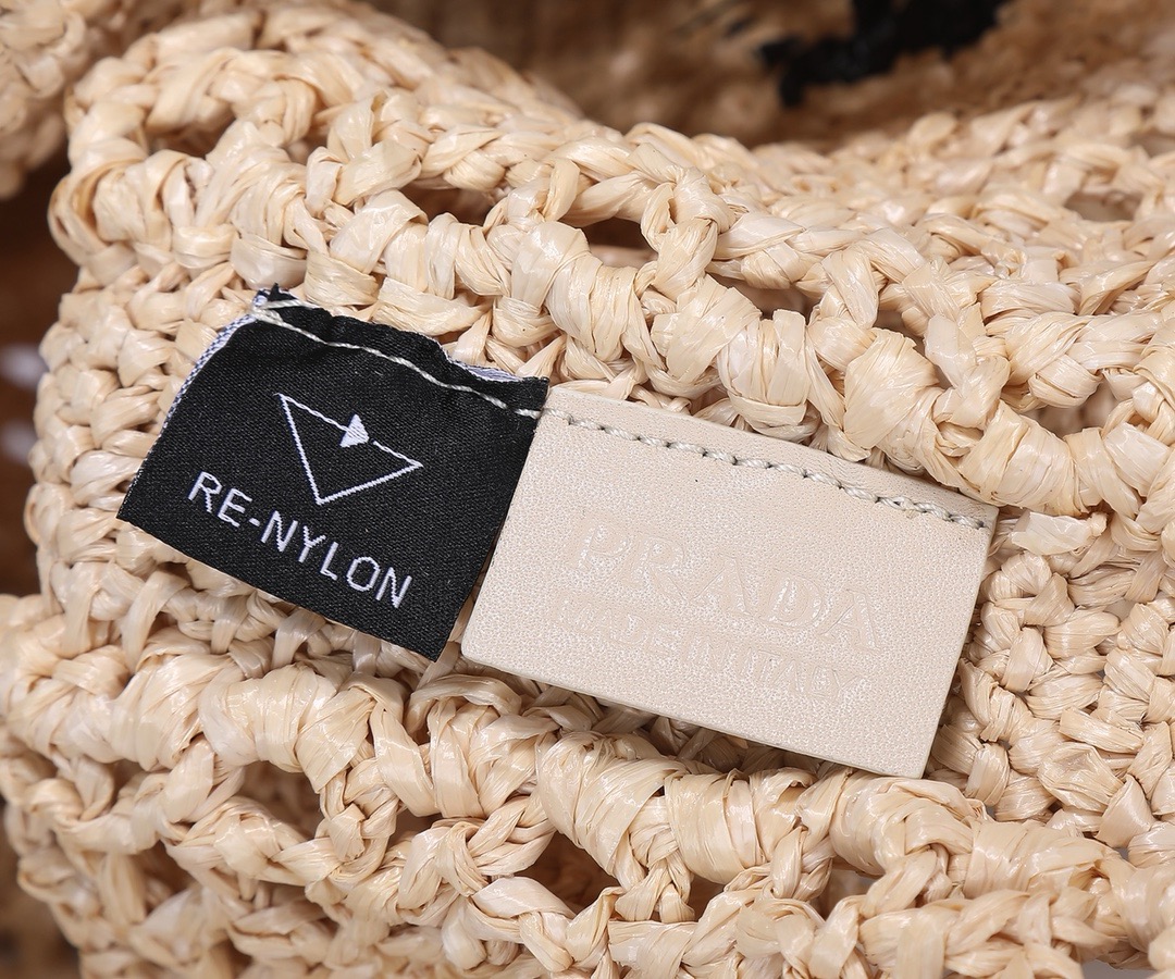  Prada  Raffia Tote Bag  beach bag 