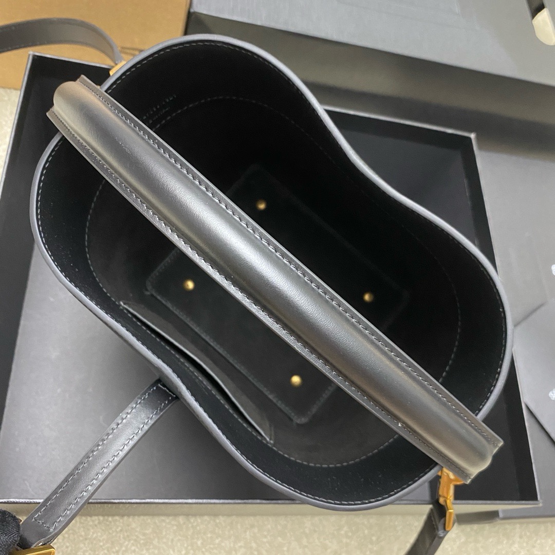 YSL Saint Laurent  Le 37 small leather bucket bag ( 2 colors)