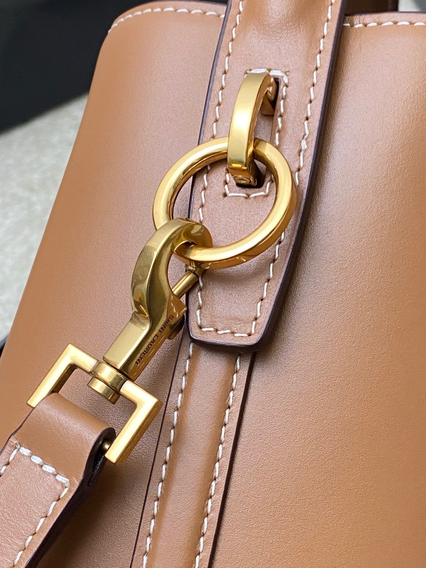 YSL Saint Laurent  Le 37 small leather bucket bag ( 2 colors)