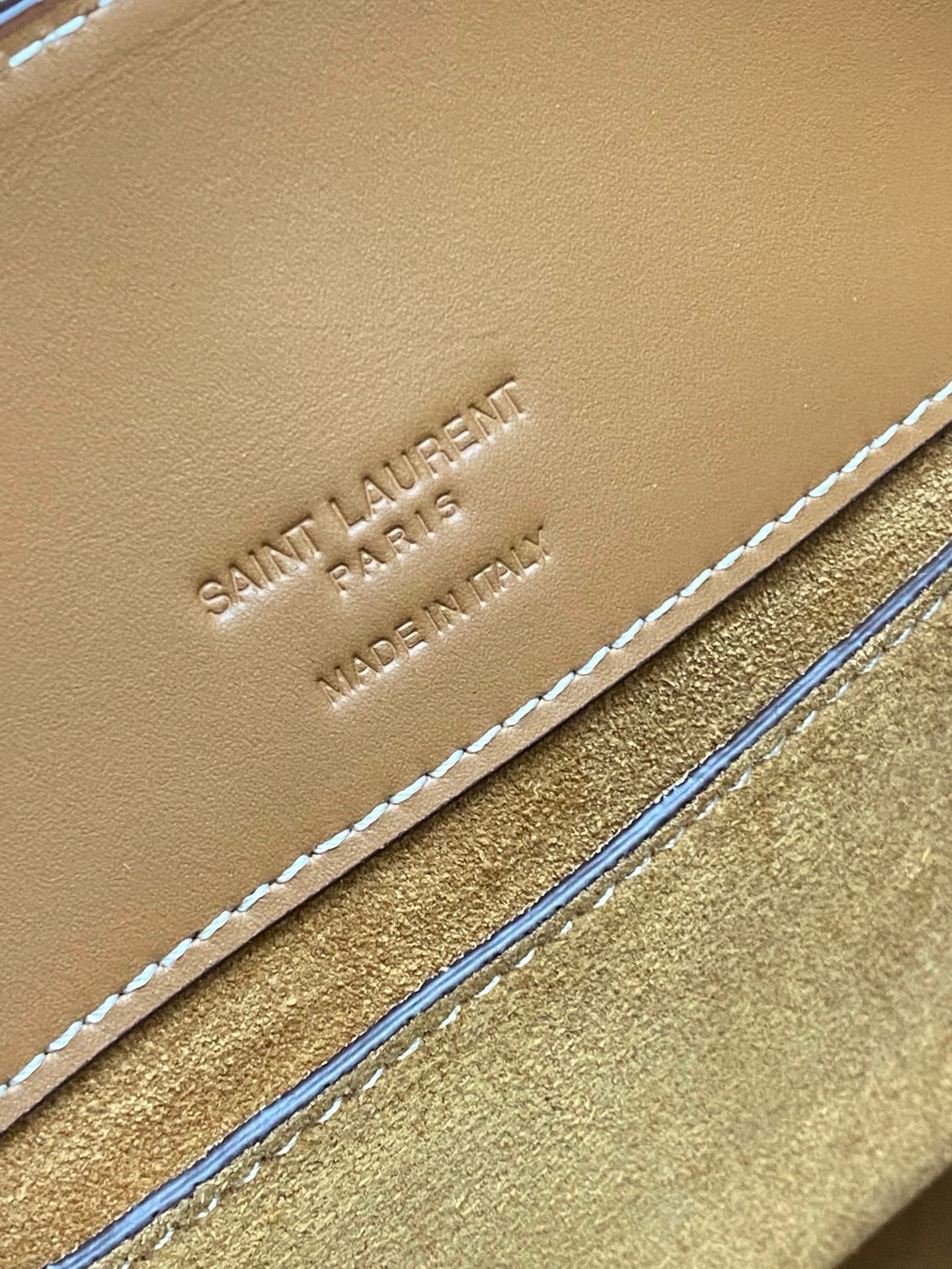 YSL Saint Laurent  Le 37 small leather bucket bag ( 2 colors)