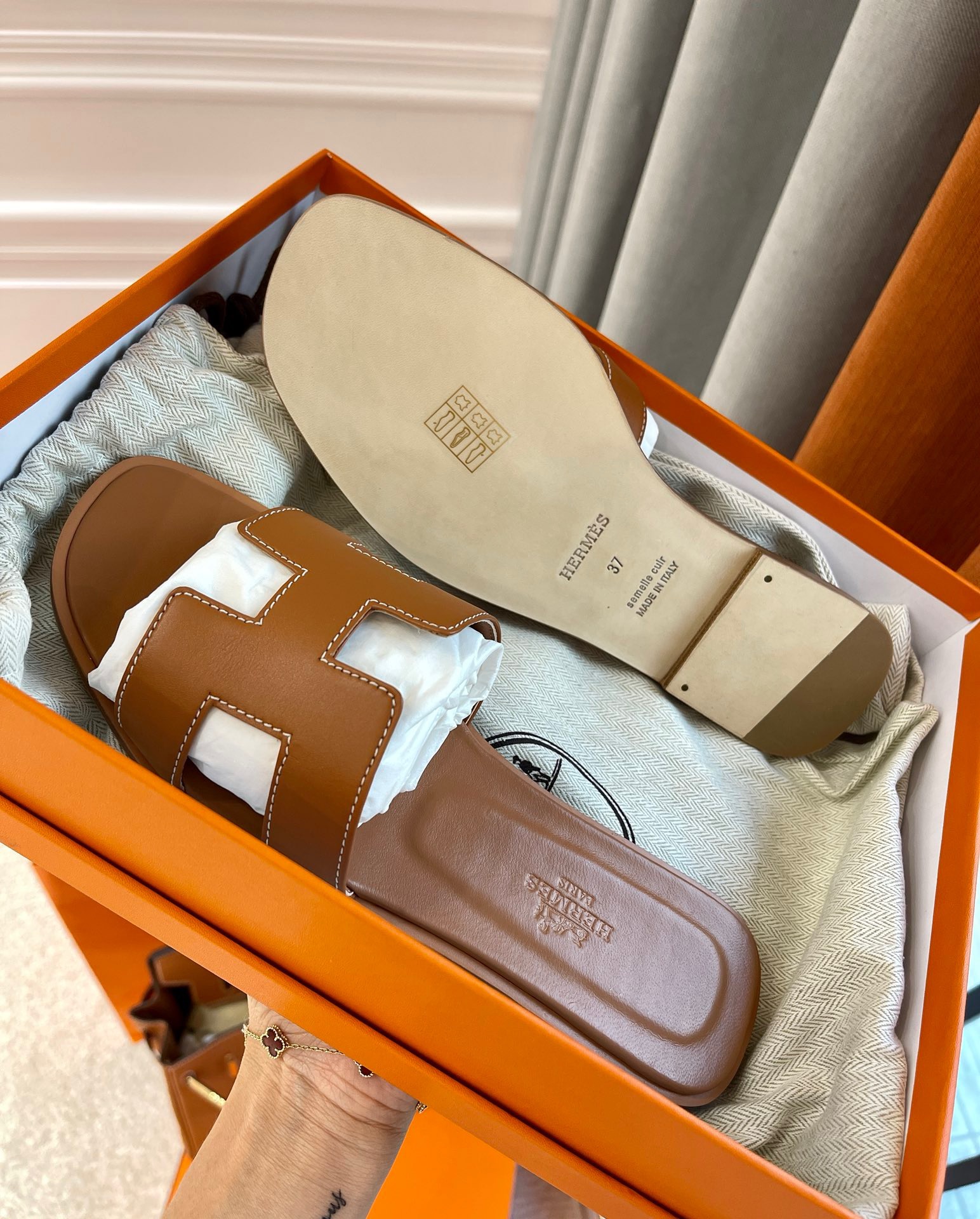 Hermes  mules shoes ( 2 colors )