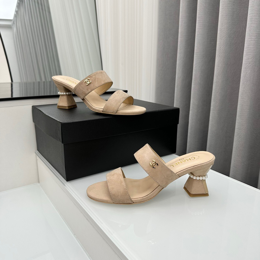 Chanel  mules shoes ( 2 colors )