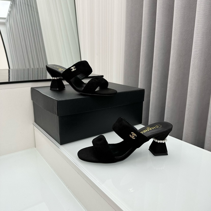 Chanel  mules shoes ( 2 colors )