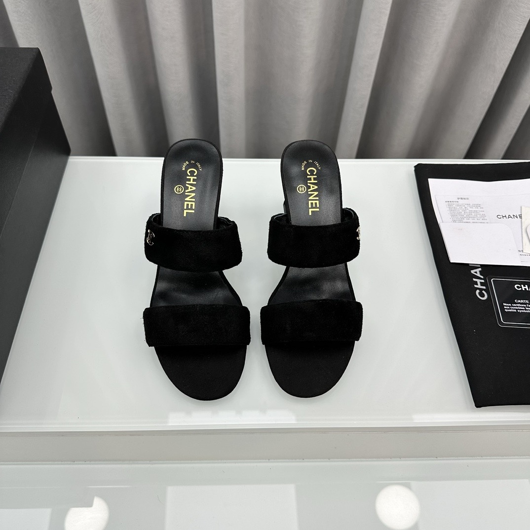 Chanel  mules shoes ( 2 colors )