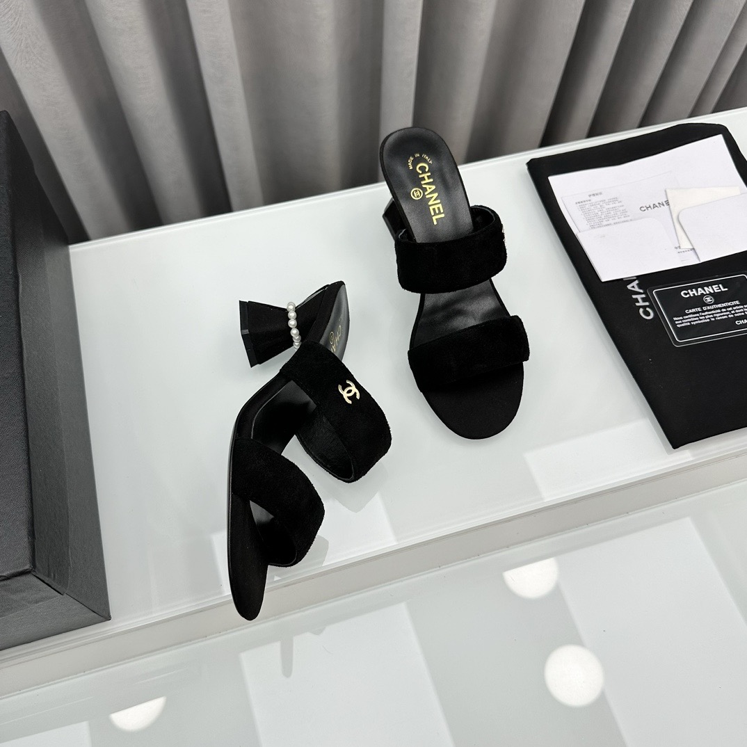 Chanel  mules shoes ( 2 colors )