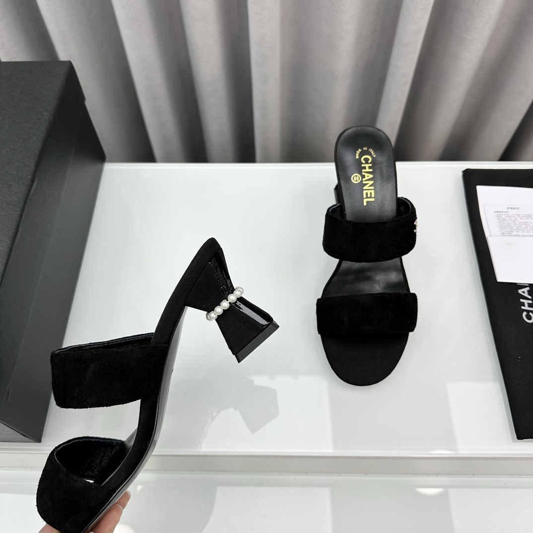 Chanel  mules shoes ( 2 colors )