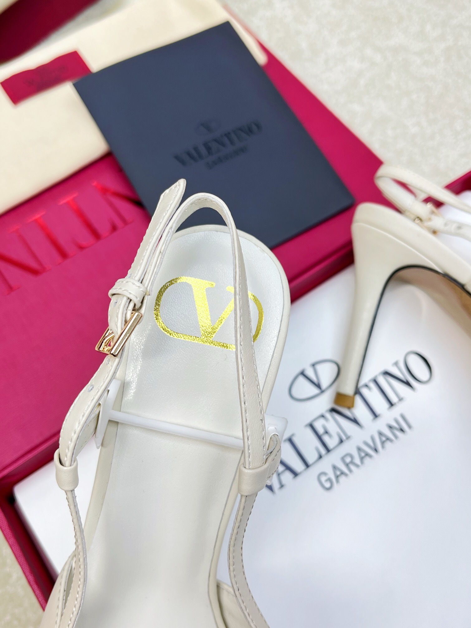 Valentino VLOGO SIGNATURE SLINGBACK PUMP IN CALFSKIN LEATHER 80MM