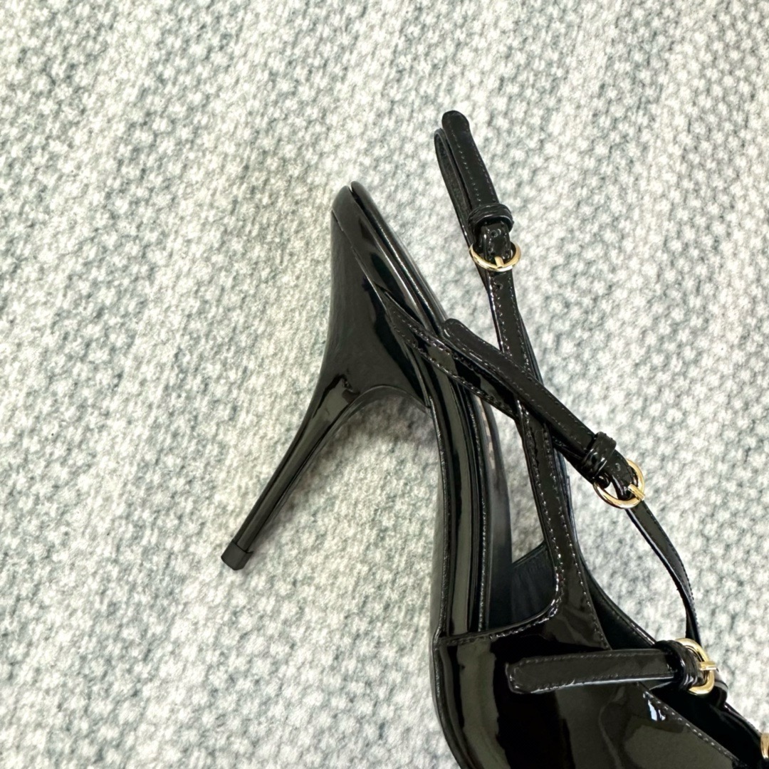 Miu Miu pump  shoes Patent leather slingbacks with buckles ( heel 10.5cm ) 