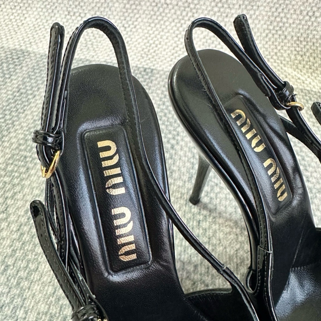 Miu Miu pump  shoes Patent leather slingbacks with buckles ( heel 10.5cm ) 