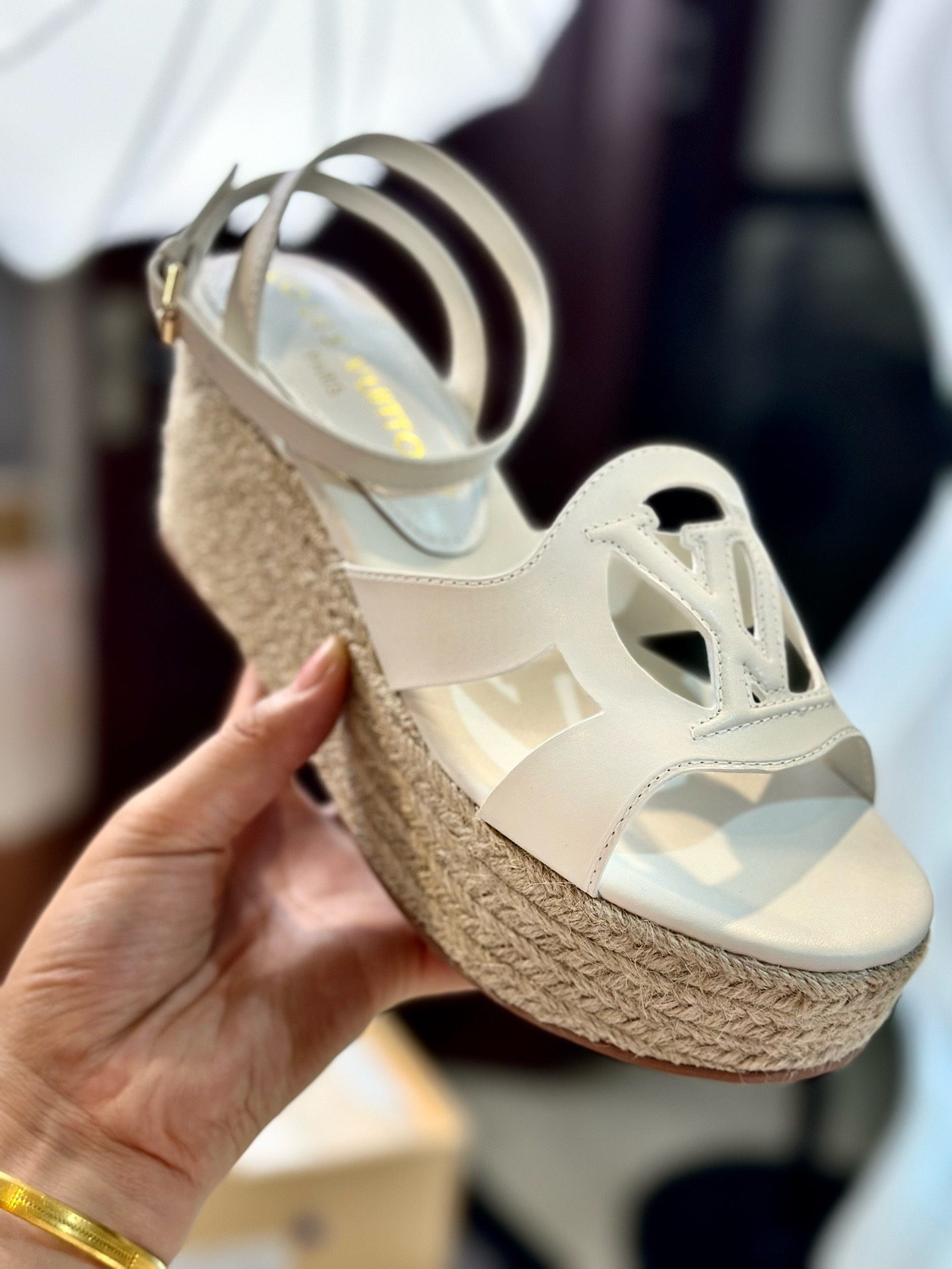 Louis Vuitton LV sandal  shoes  (2 colors)