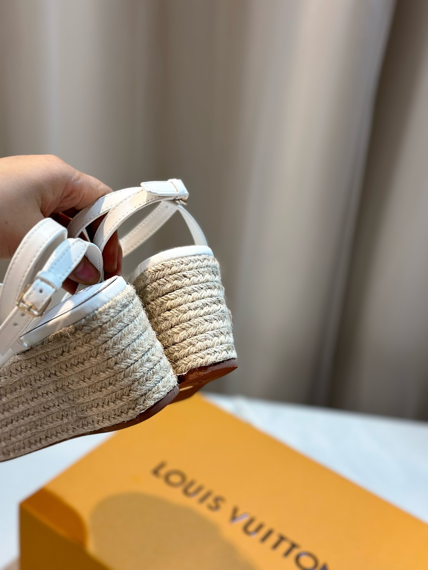 Louis Vuitton LV sandal  shoes  (2 colors)